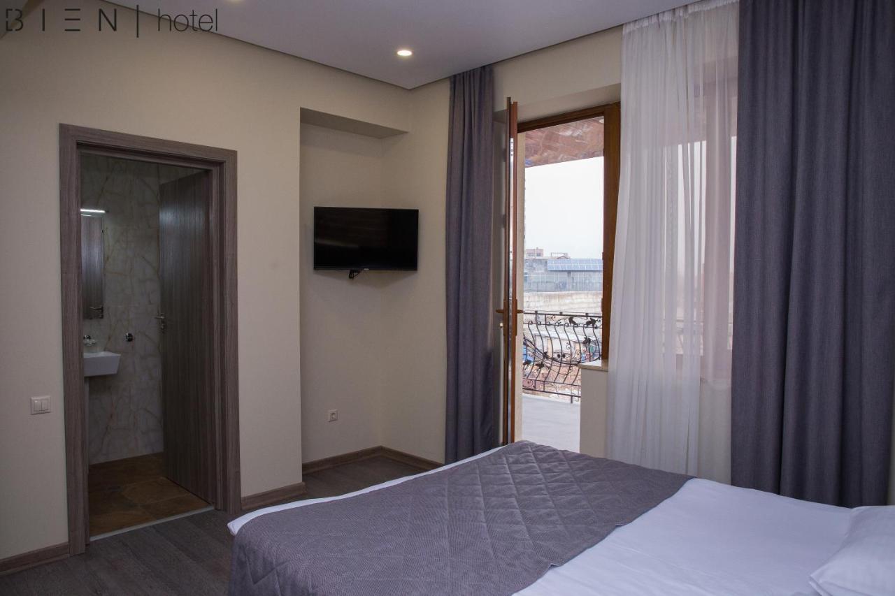 Bien Hotel Erevan Esterno foto