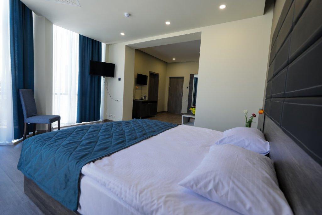 Bien Hotel Erevan Esterno foto