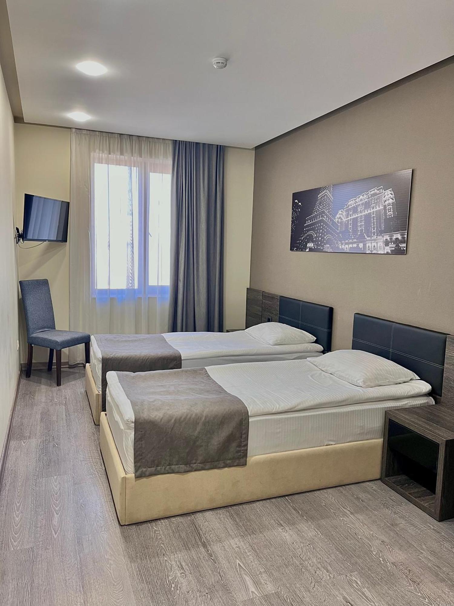 Bien Hotel Erevan Esterno foto