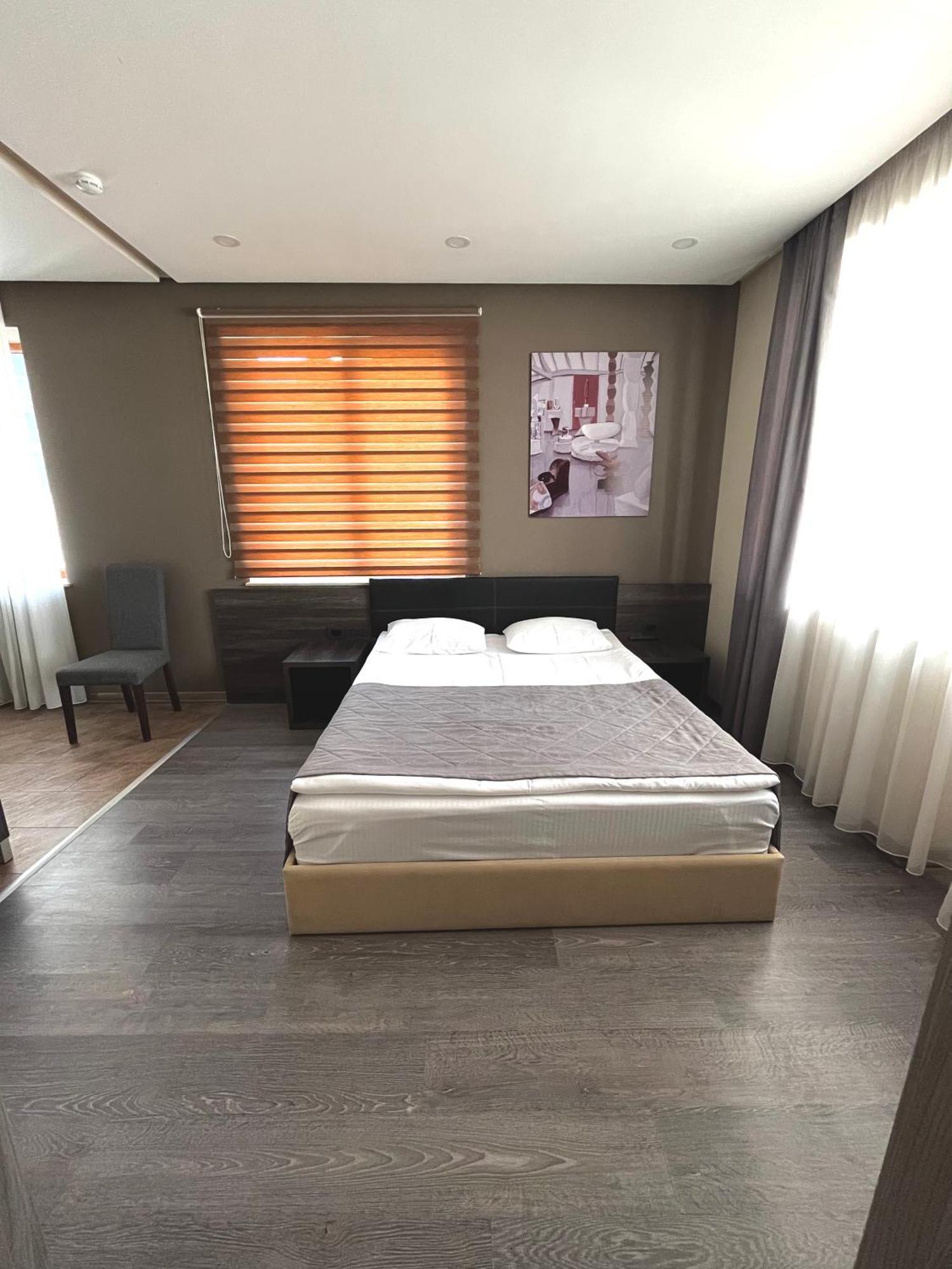 Bien Hotel Erevan Esterno foto