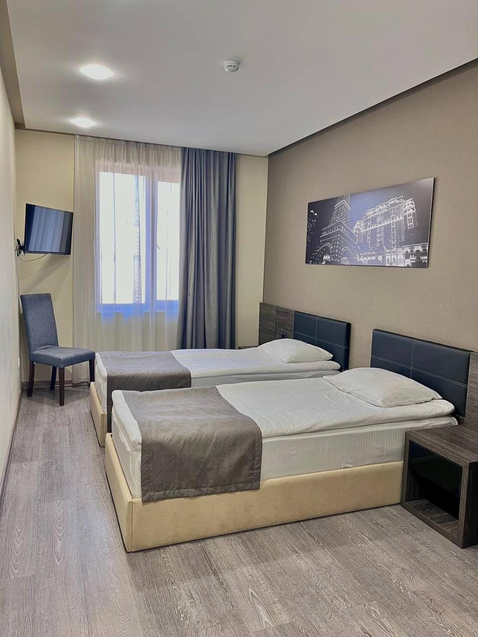 Bien Hotel Erevan Esterno foto