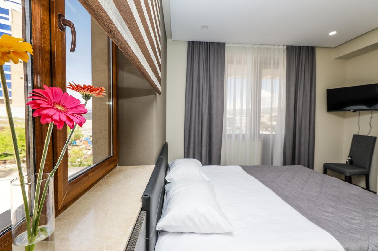 Bien Hotel Erevan Esterno foto