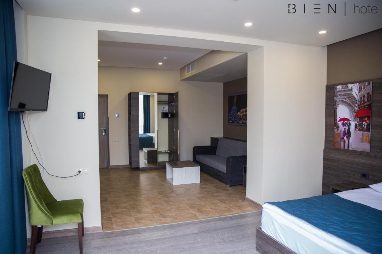 Bien Hotel Erevan Esterno foto