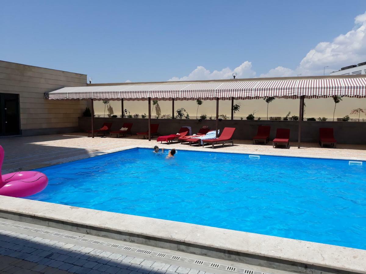 Bien Hotel Erevan Esterno foto